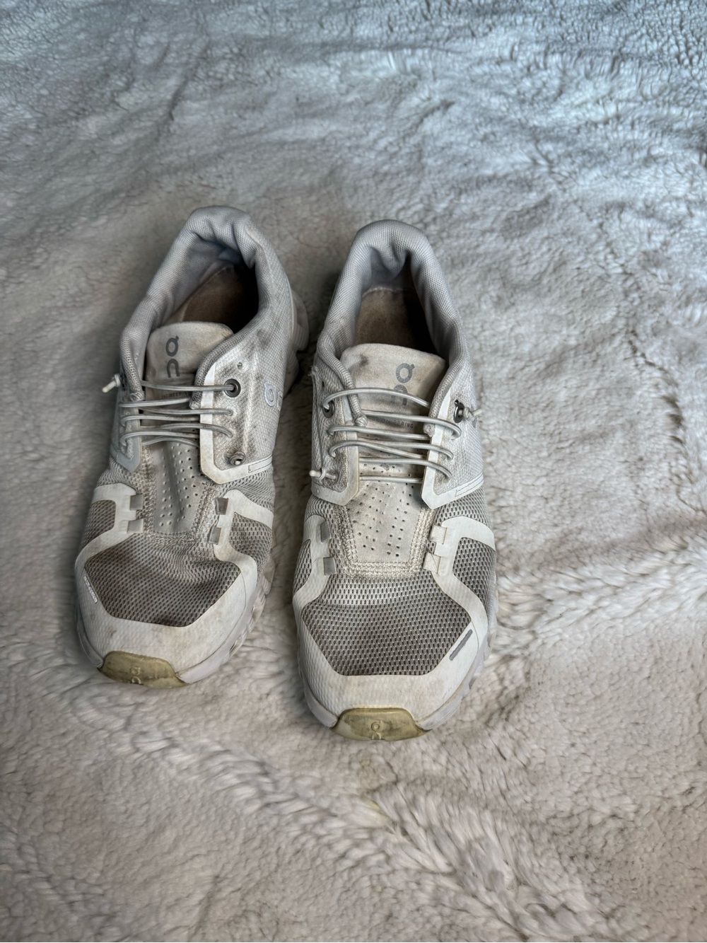 On Running Sneakers — Women’s Size 8 - Picture 2 of 10